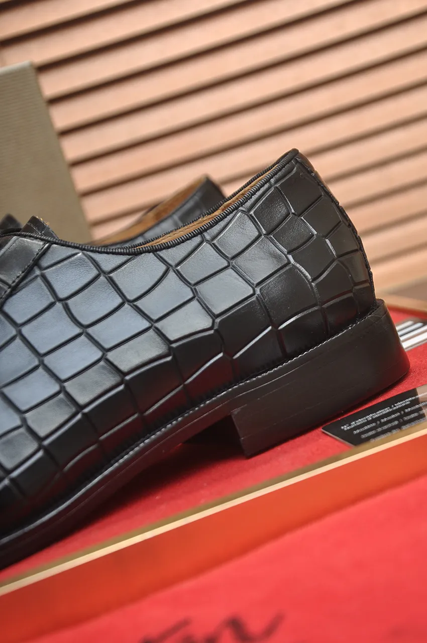 Men's shoes 💰620💶 [Chrstian Loubotin] Red-soled shoes 💋Original mold opening, the highest version on the market, purely handmade ➕Imported cowhide uppers, first-layer water-dyed cowhide lining! Original EU high-gloss outsole. 38 to 45 (45 customized)